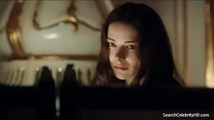 Besa suavemente a una hermosa estudiante ver videos de chicas ardientes en mallas, para ponerla en sus bragas en el siguiente minuto.