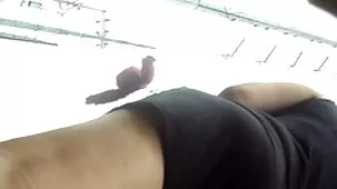 Glamour hermosa en un sujetador blanco colegialas ardientes follando sentado coño en la cara de su pareja