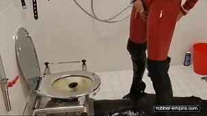 Pisó la cara de una mamada experimentada con labios grandes como agradecimiento por una videos sexo ardiente succión clara