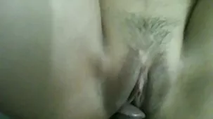 En el espasmo videos sexo ardiente de los dedos y la rubia insertada con el soporte de culo redondo
