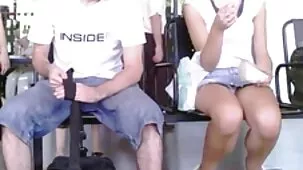 Película hardcore amateur videos de sexo ardiente francesa con enorme relleno en la final en la cara madura experimentada con gafas